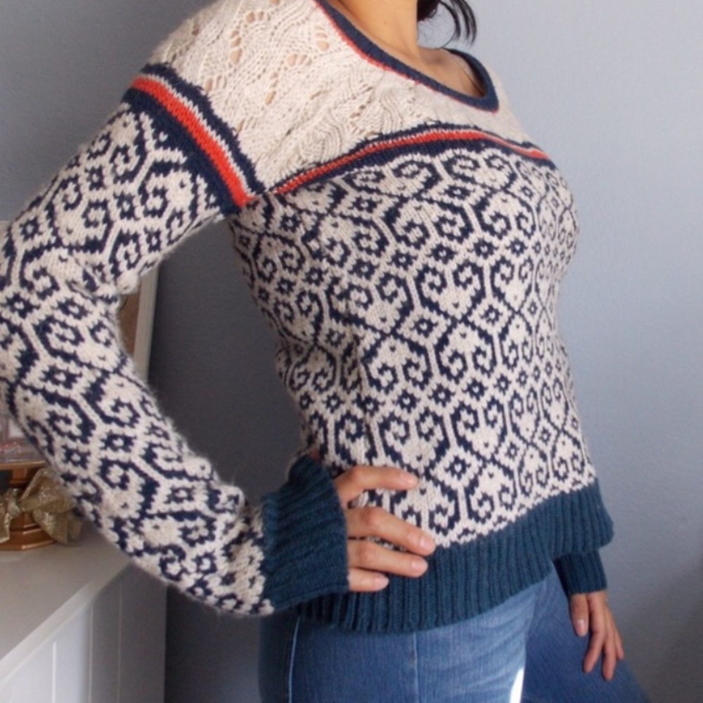 American Eagle Sweater